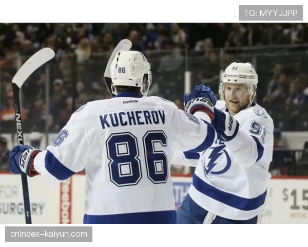 麦金农单场两球三助攻 赛季得分王竞争白热化