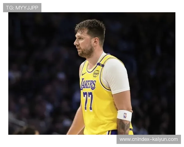 湖人东契奇持球时间下降，雷迪克分散进攻发起点提升体系活力